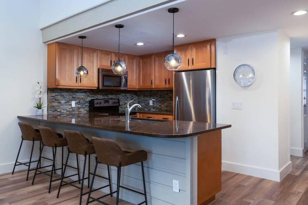 סנואומאס ווילג' Updated 3 Bedroom 2 Ba With Pool & Hot Tub - Stunning Mountain Views! מראה חיצוני תמונה